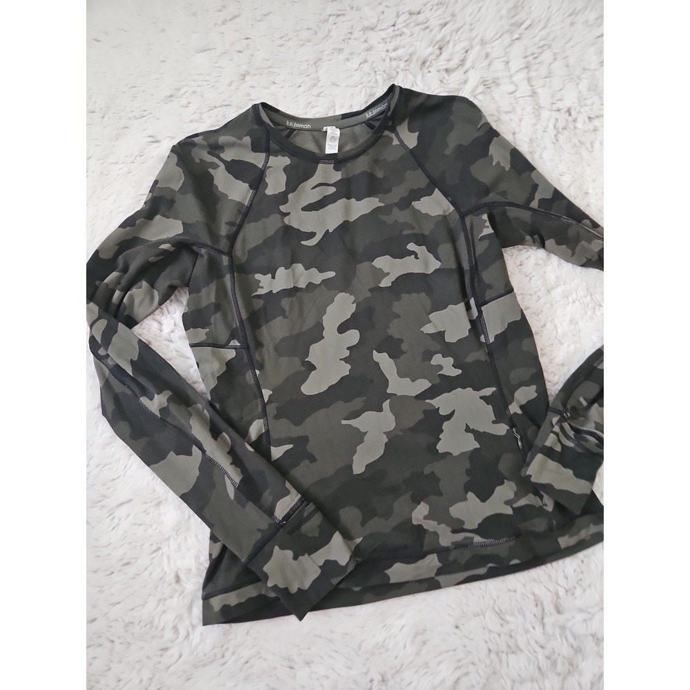 Lululemon Green Camo Long Sleeve Athletic Shirt Women's Size 8 Thumbholes